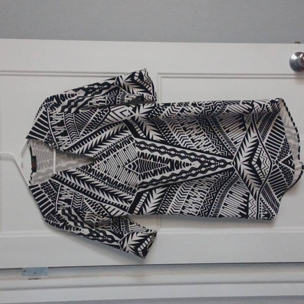 Mid sleeve dress